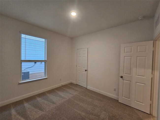 Building Photo - 1512 Brimhurst Dr