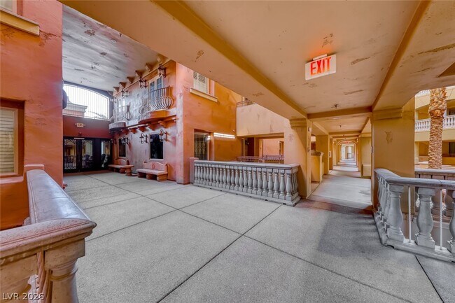 Building Photo - 20 Via Mantova