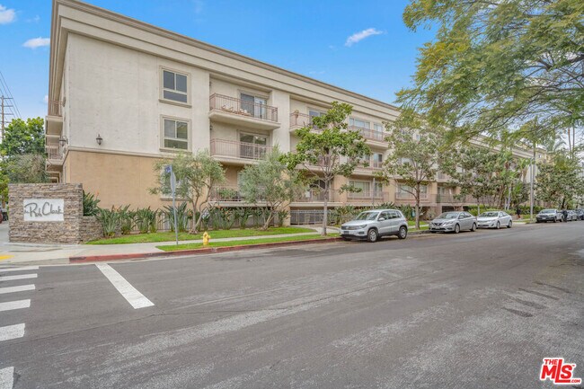 Building Photo - 141 S Clark Dr
