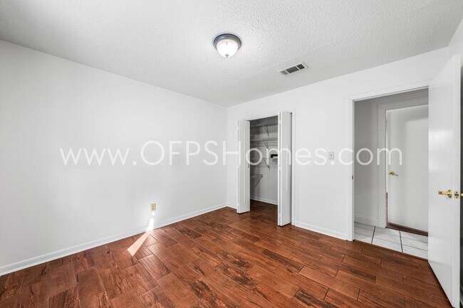 Building Photo - 434 Fleshman Dr