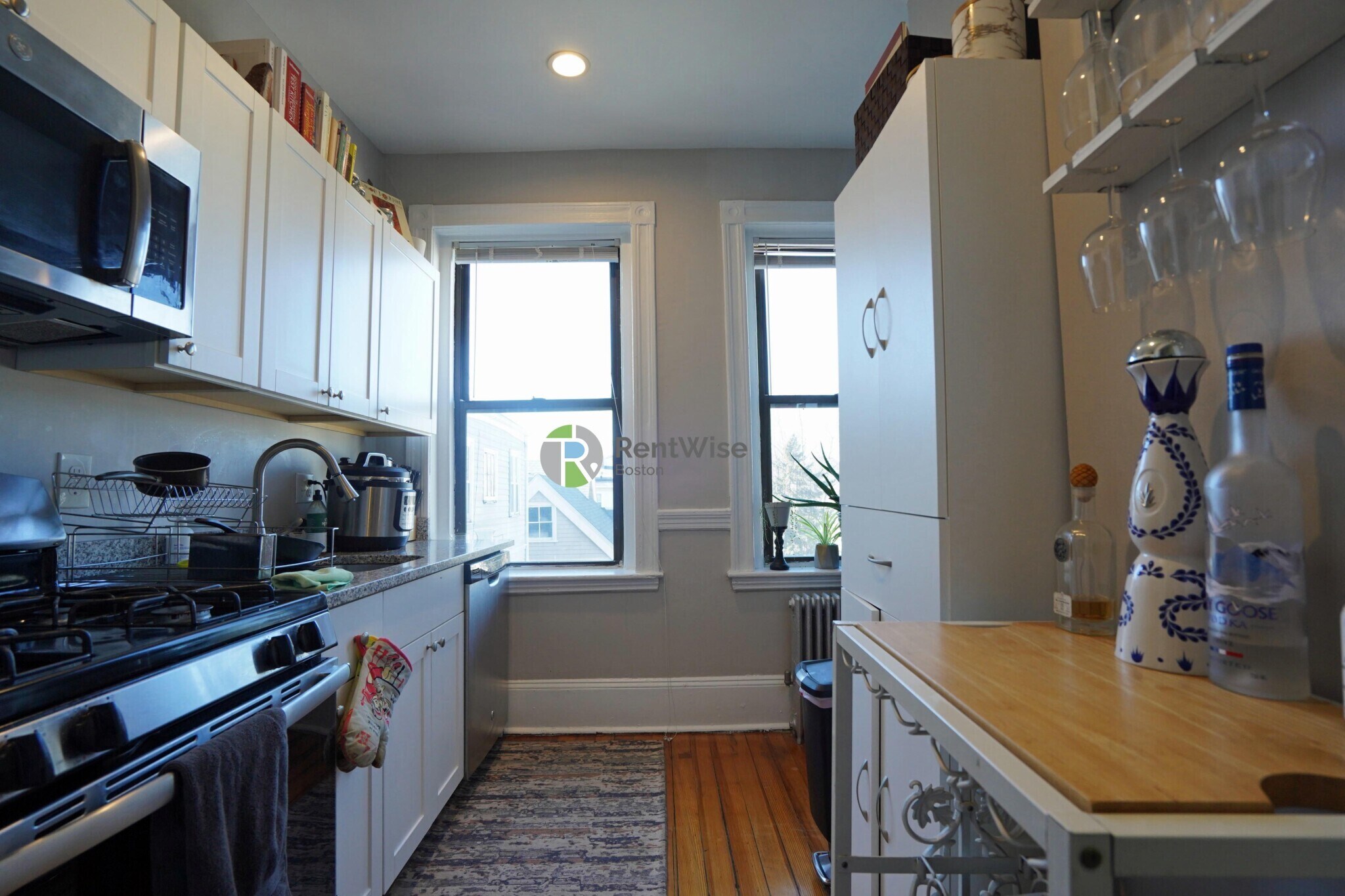 Building Photo - 56 Gardner St