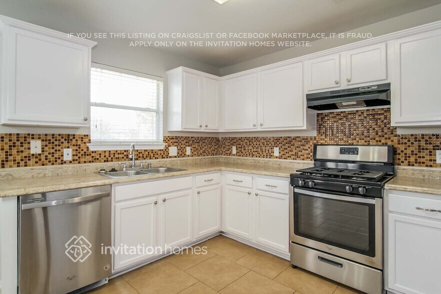 Building Photo - 14820 Lipton Ln