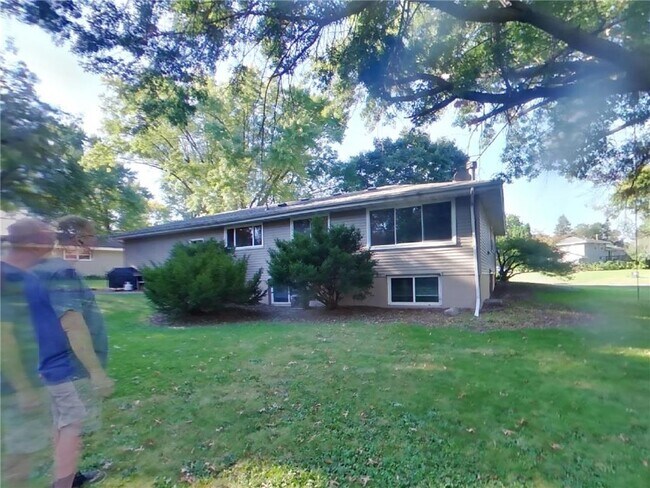 Building Photo - 3820 Union Terrace Ln N