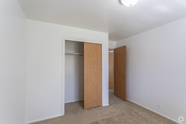 2BR, 1BA - 1,000SF - Highland Pointe Apartments