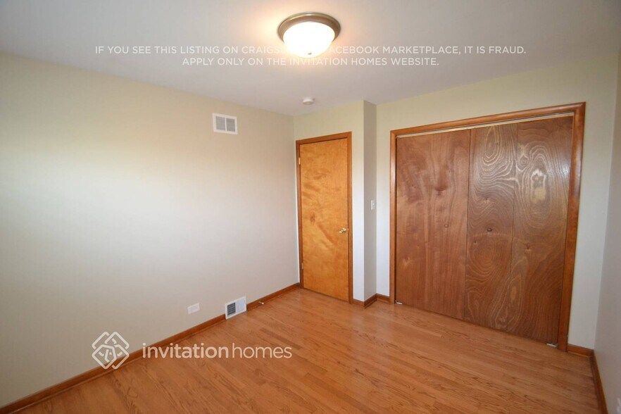 Building Photo - 150 E Winthrop Ave