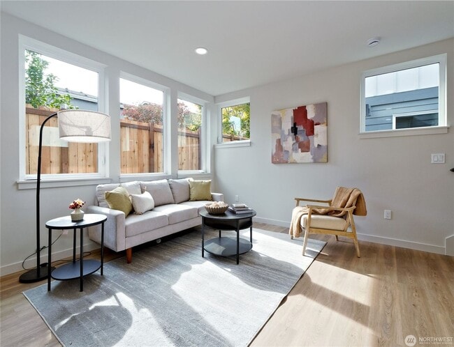 Building Photo - 6918 Flora Ave S