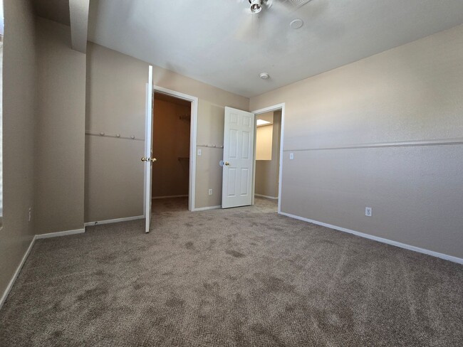 Building Photo - Townhome in Dreamy Summerlin Area -8417 Ma...