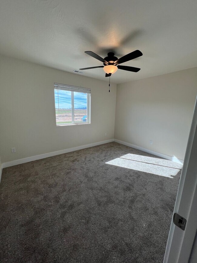 Building Photo - Brand New Home!