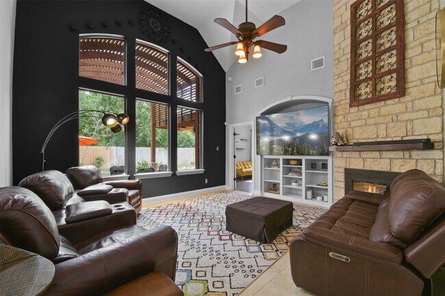 Building Photo - 21131 Beech Landing Ln