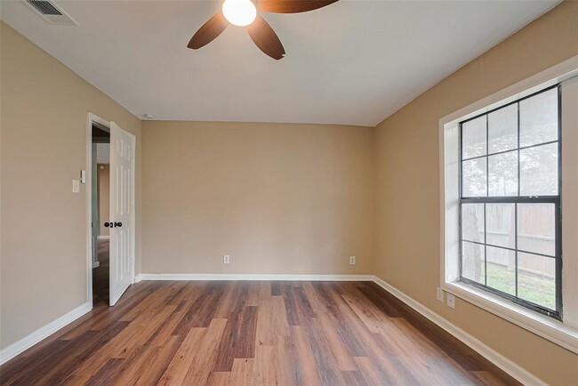 Building Photo - 1311 Pershing St