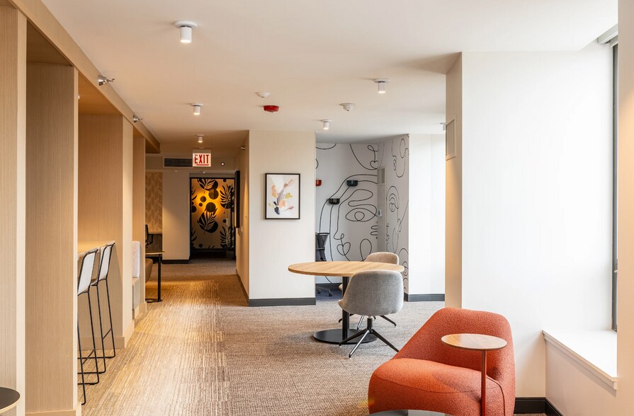 Building Photo - 645 N Kingsbury St