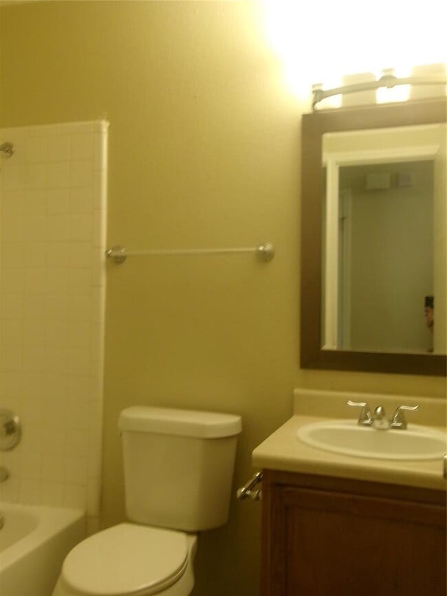 Building Photo - 17611 Wiseman Dr