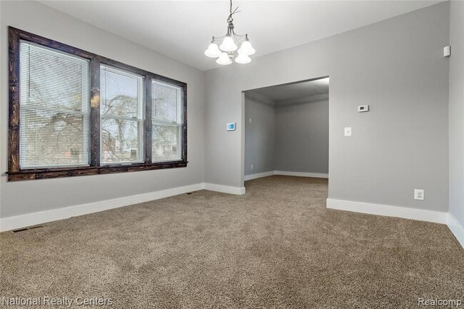 Building Photo - 767 Navahoe St