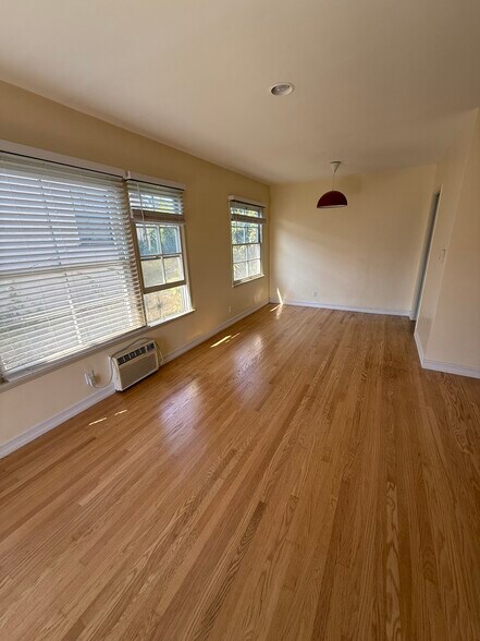 Building Photo - 1620 Glendon Ave