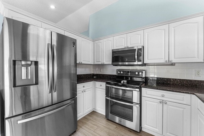 Building Photo - 559 NW 38th Terrace