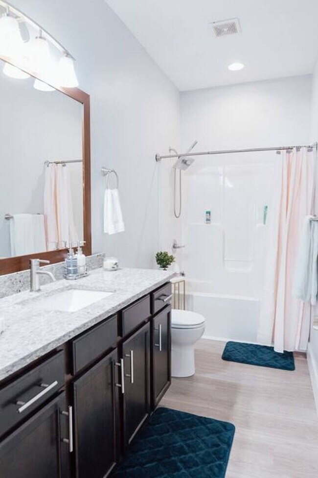 Building Photo - 202 E Main St