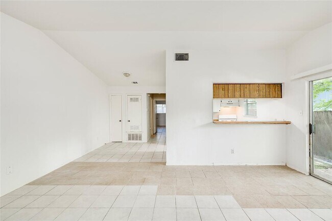 Building Photo - 5208 Bogey Ct