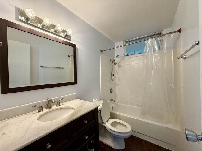 Building Photo - Mililani - 2 Bed, 1 Bath Condo w/ 2 Parking, Pets OK!