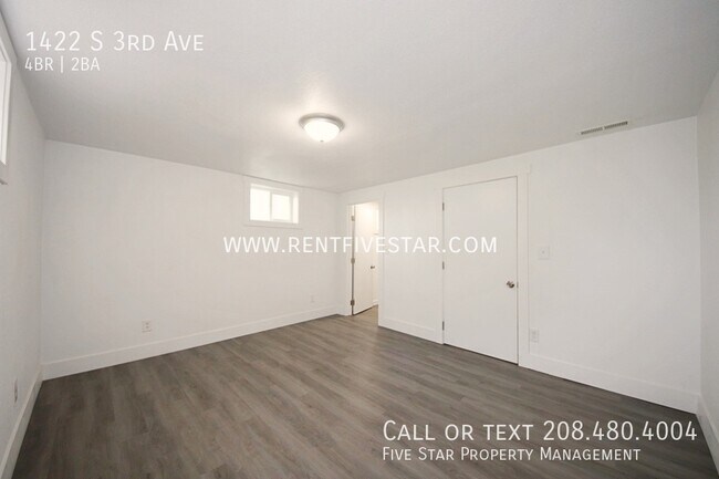 Building Photo - 1422 S 3rd Ave