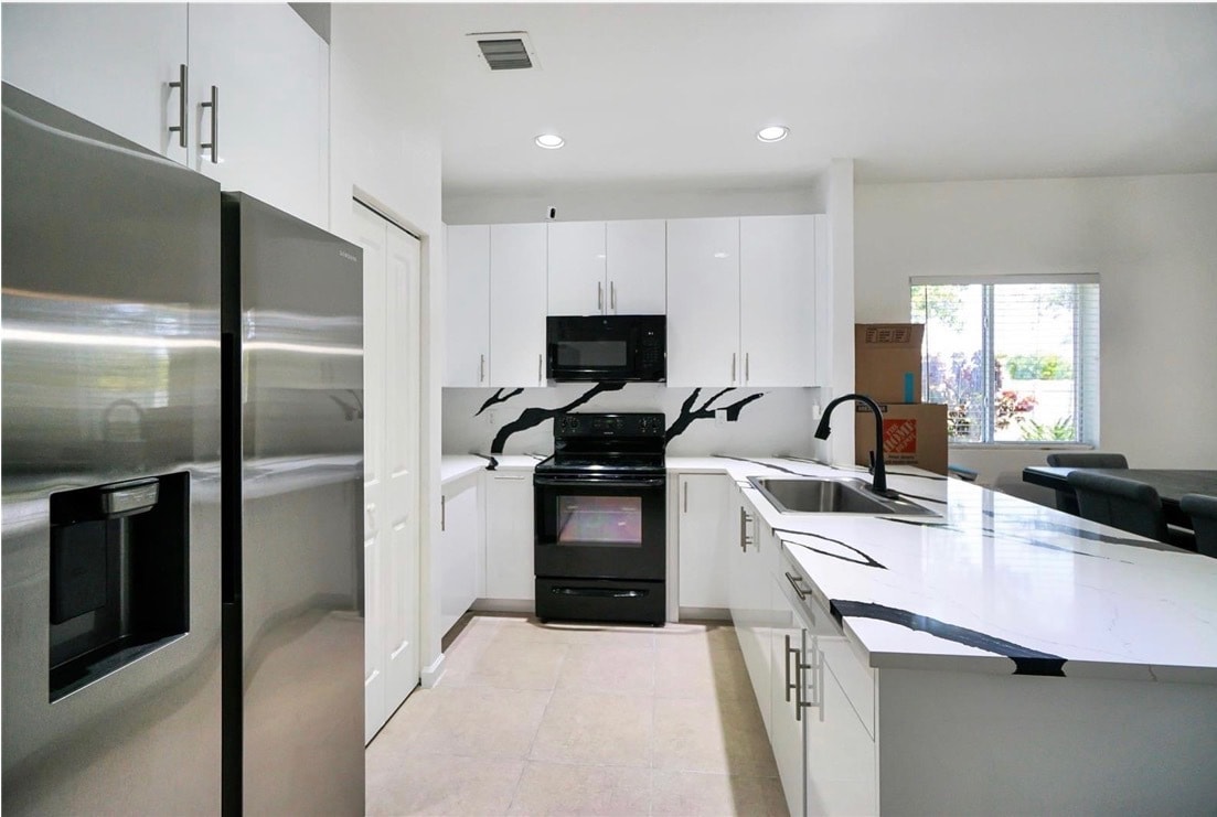 Building Photo - 378 NE 47th Pl