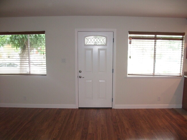 Building Photo - Remodeled 2 bedroom 1 bath