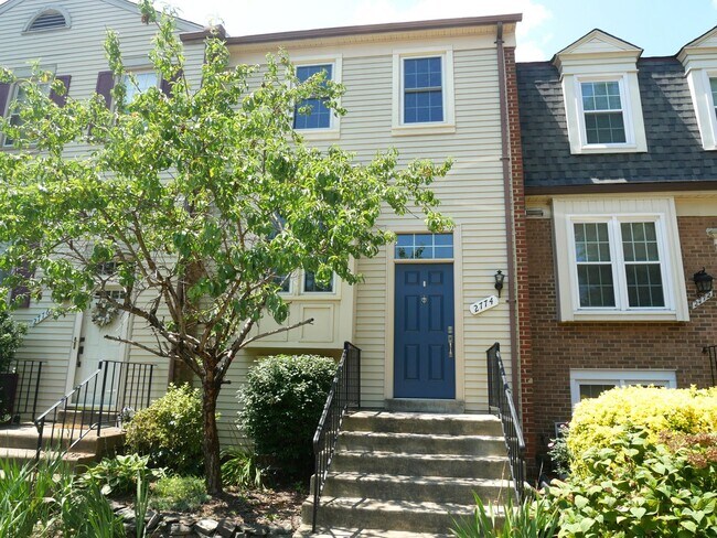 Building Photo - 2774 Grovemore Ln