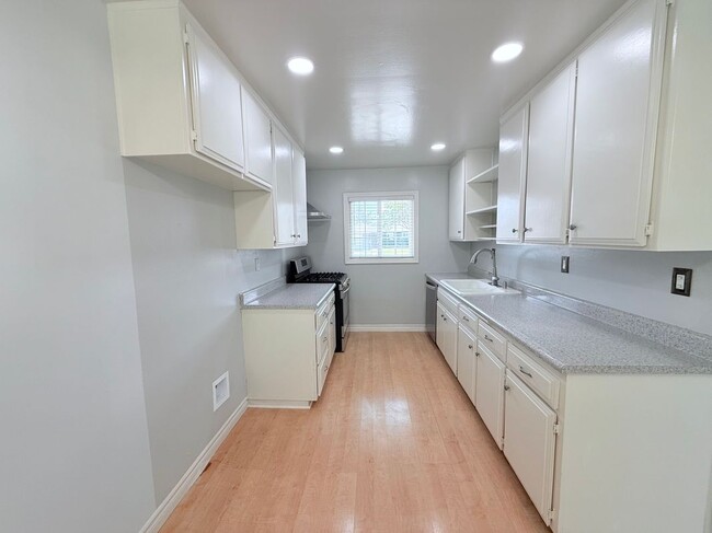 Building Photo - 6921 E Mantova St