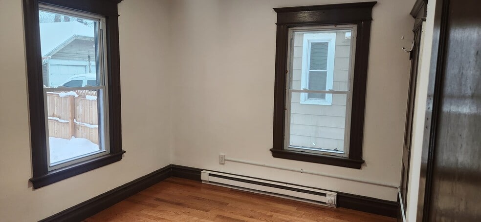 Building Photo - 203 Cooke St