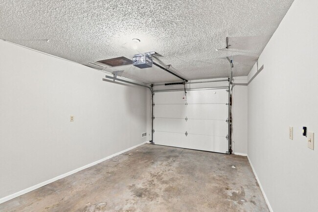 Building Photo - NEW 1720-1722-1724-1726 N Chapman Lane