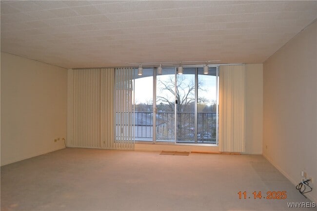 Building Photo - 5854 Main St