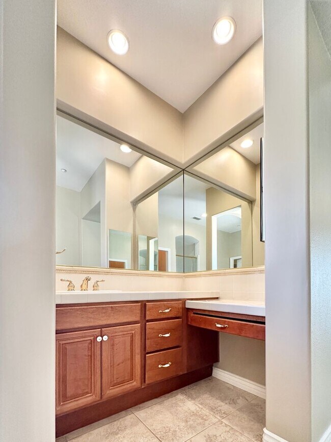 Building Photo - Beautiful Single-Level Custom Home with Serene Backyard Space in the Lovely Peppertree Park Commu...
