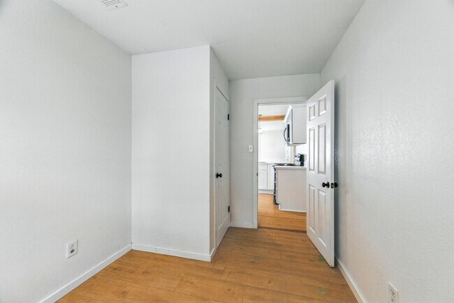 Building Photo - Remodeled 3 Bed/2 Bath Home with Bonus Upper Room Near Booming 9 Mile Rd Hub