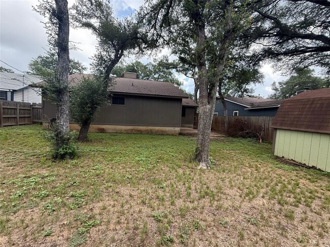 Building Photo - 2811 Crownspoint Dr