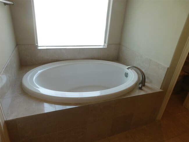 Building Photo - 2615 Starboard Point Dr