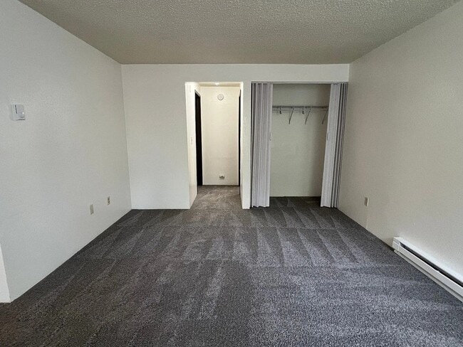 Building Photo - 19115 SE Yamhill St