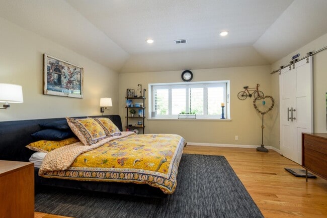 Building Photo - 1216 Chantal Way