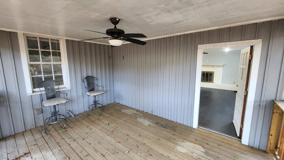 Patio/Deck - 360 N White Station Rd