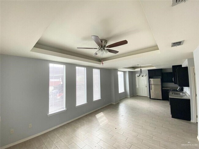 Building Photo - 15 White Oak Dr