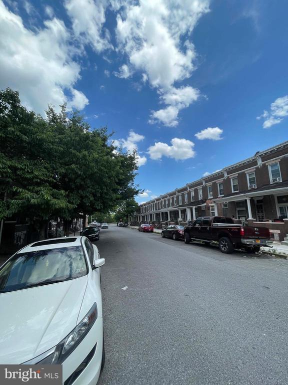 Building Photo - 1736 Darley Ave
