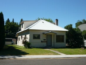 Building Photo - 306 W 9th Ave