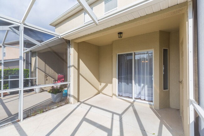 Building Photo - 5808 Fishhawk Ridge Dr