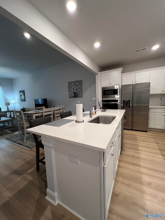 Building Photo - 111 Shylock Ln