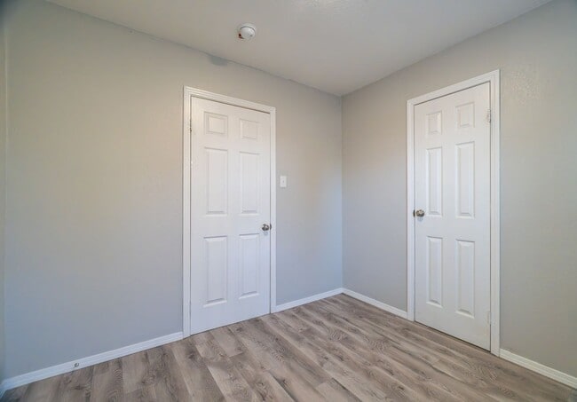 Building Photo - Beautiful 3 Bed, 2 Bath Home with a 2-Car ...