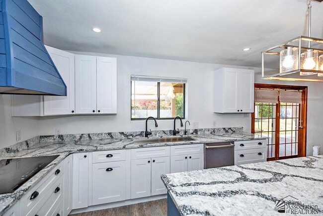 Building Photo - 3294 S Pinto Wy