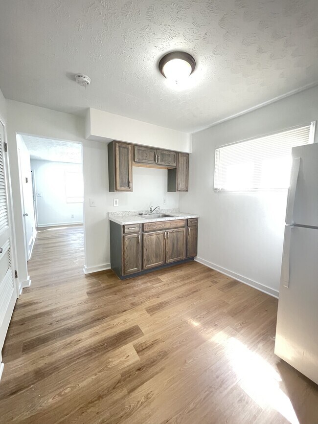 Sunset Avenue Building One 4501 Sunset Ave Louisville KY 40211