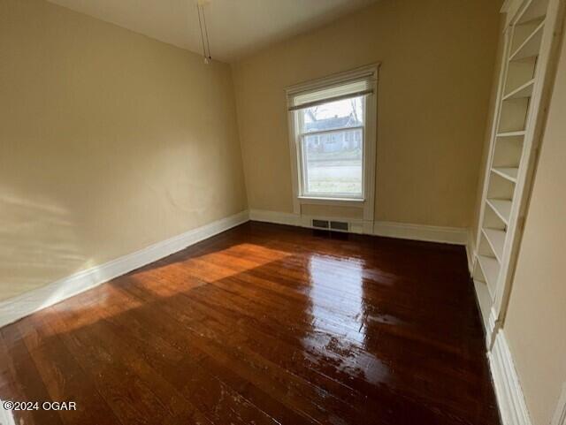 Building Photo - 530 N Jackson Ave