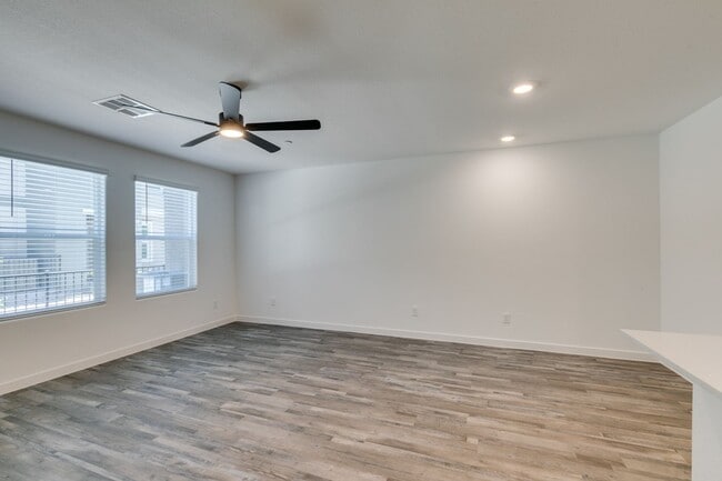Building Photo - Beautiful New 3 Bed / 2.5 Bath Townhome 89178