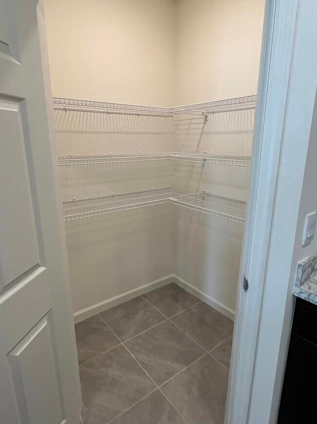 Building Photo - Brand New, Never Lived In