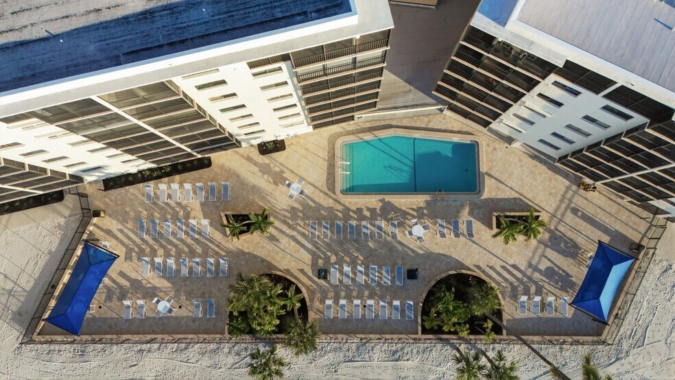 Building Photo - 8350 Estero Blvd