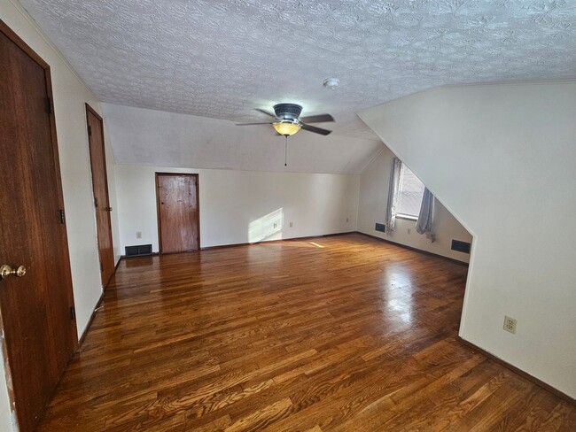 Building Photo - 120 Luther Ave